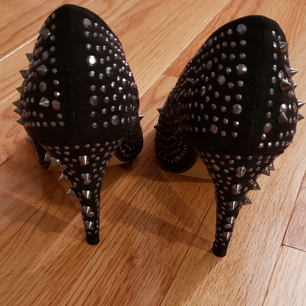 Studded heel - Picture 4 of 4